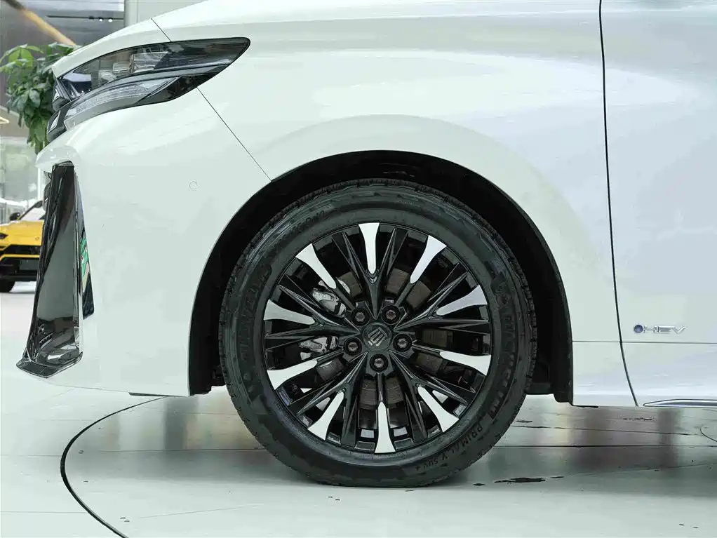Toyota Vellfire 2025 — фото 23