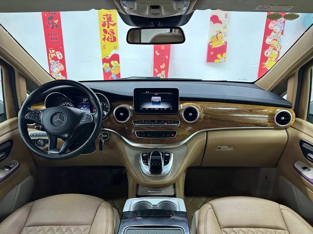 Mercedes-Benz V-Class 2019 — фото 11