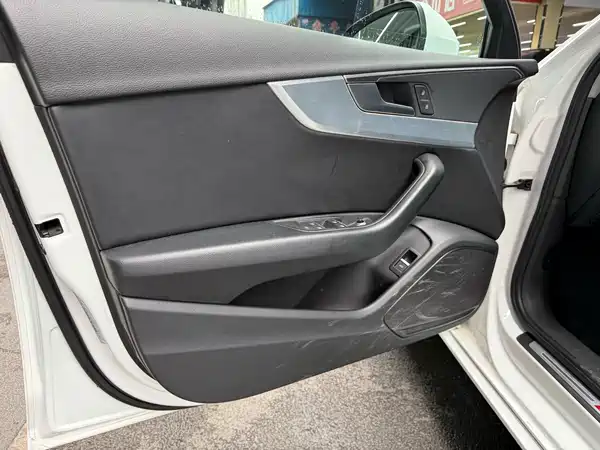 Audi A4L 2018