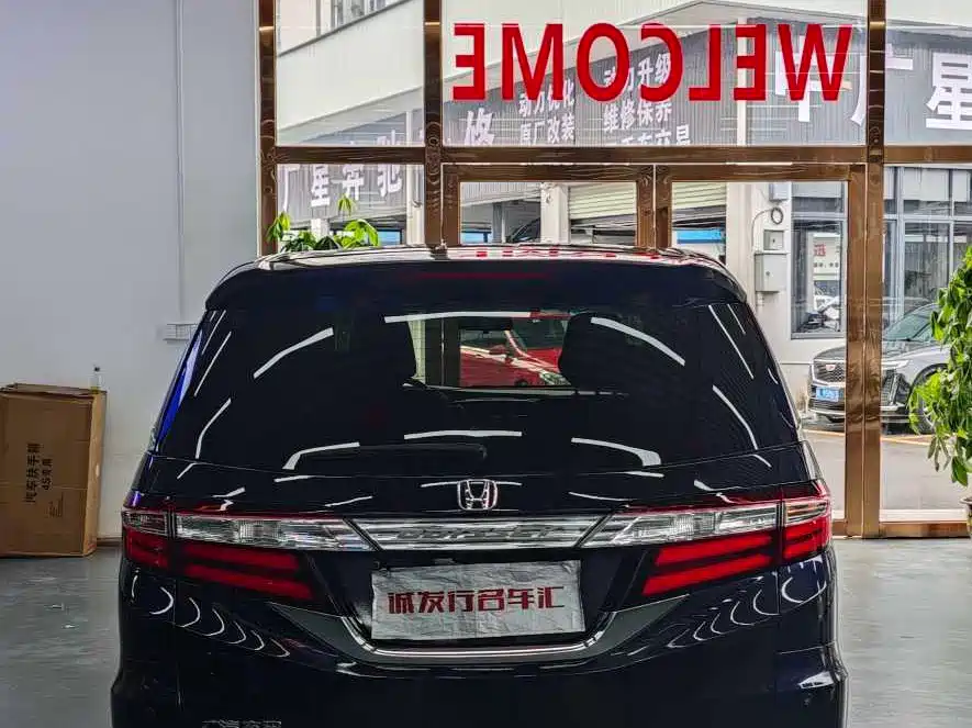 Honda Odyssey 2015 — фото 10