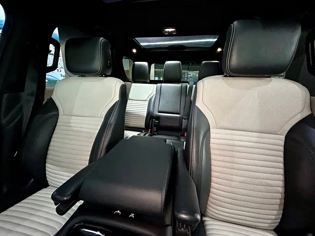 Land Rover Discovery 2021 — фото 10