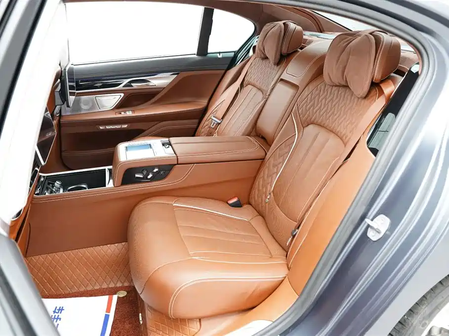 BMW 7 Series 2019 — фото 24