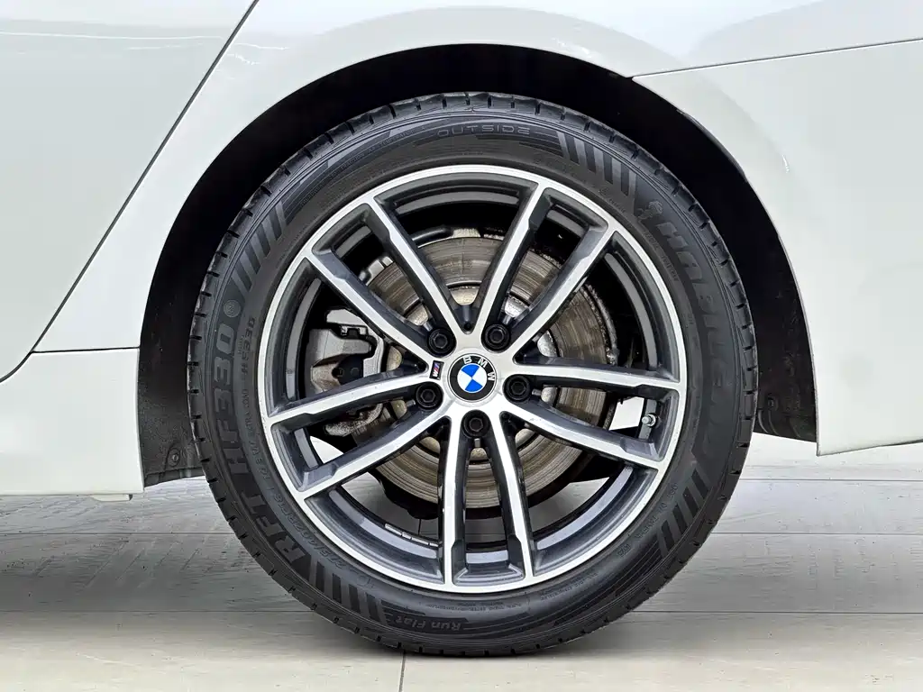 BMW 5 Series 2022 — фото 14