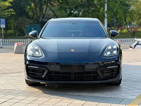 Porsche Panamera 2022