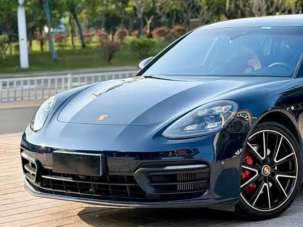 Porsche Panamera 2022