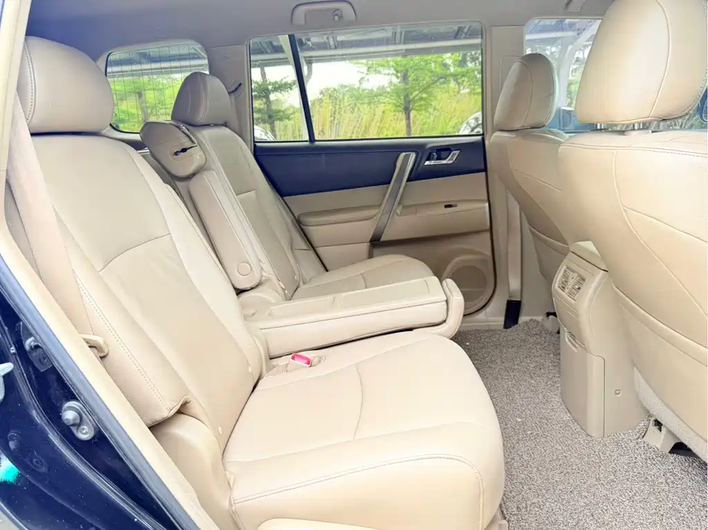 Toyota Highlander 2010 — фото 15