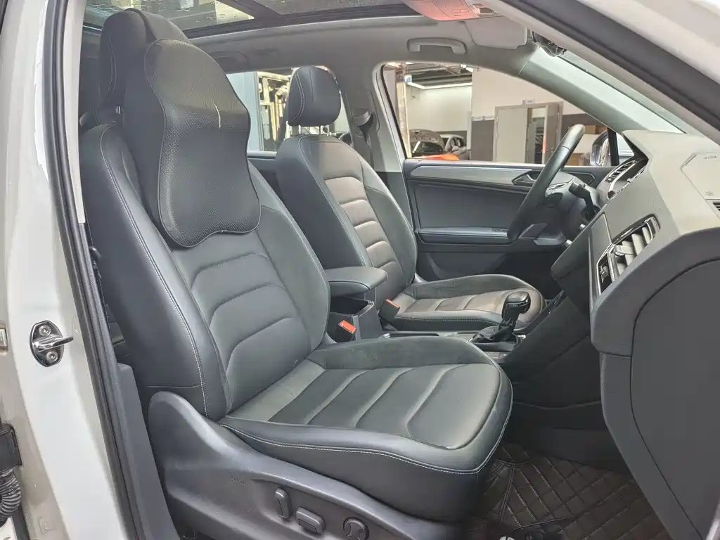 Volkswagen Tiguan L 2018 — фото 12