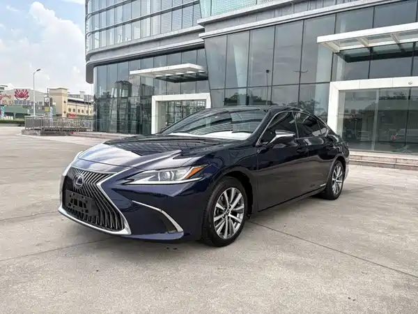 Lexus ES 2020
