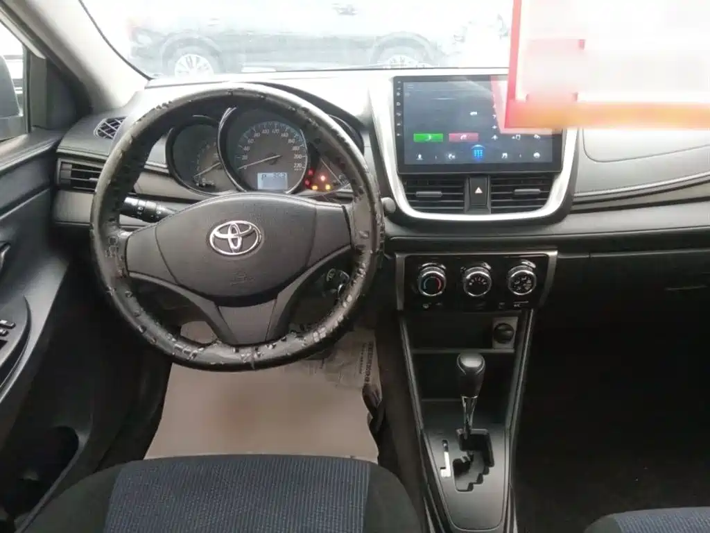Toyota Yaris L 2018 — фото 22
