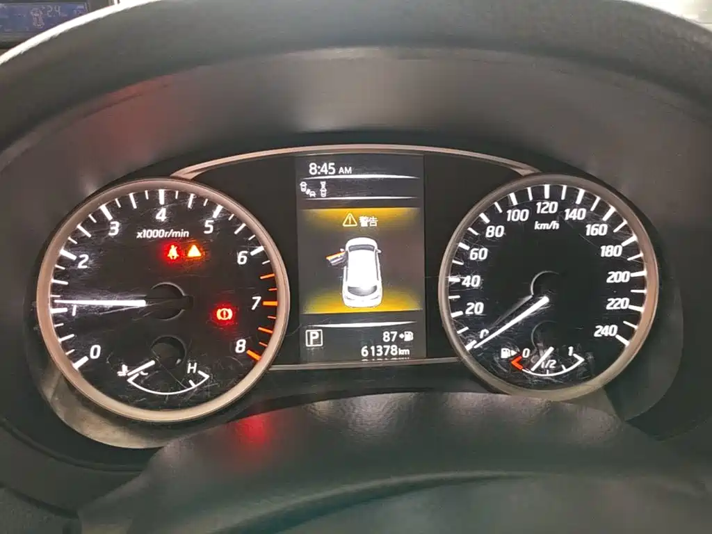 Nissan Tiida 2018 — фото 12