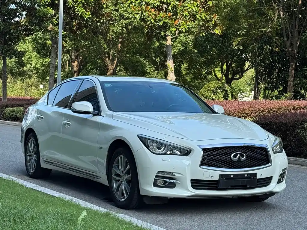 Infiniti Q50L 2016 — фото 3