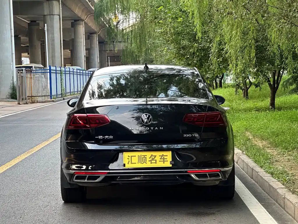 Volkswagen Magotan 2025