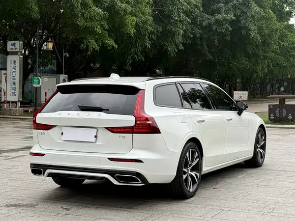 Volvo V60 2020