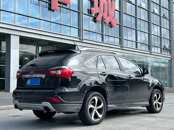 BYD S7 2015