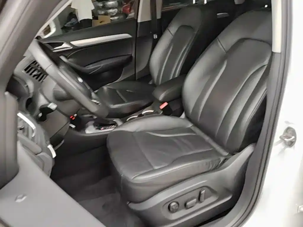 Audi Q3 2015 — фото 15