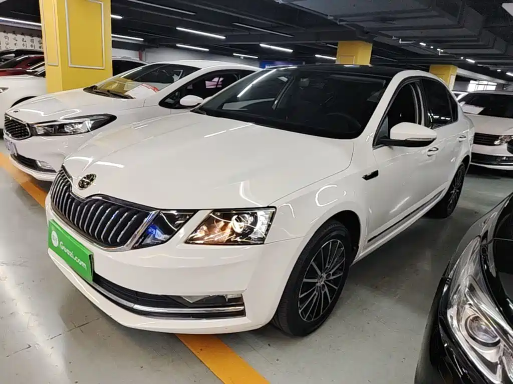 Skoda Octavia 2018 — фото 2