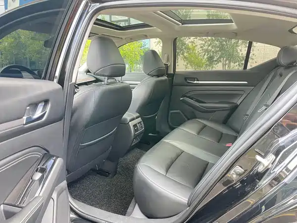 Nissan Teana 2022