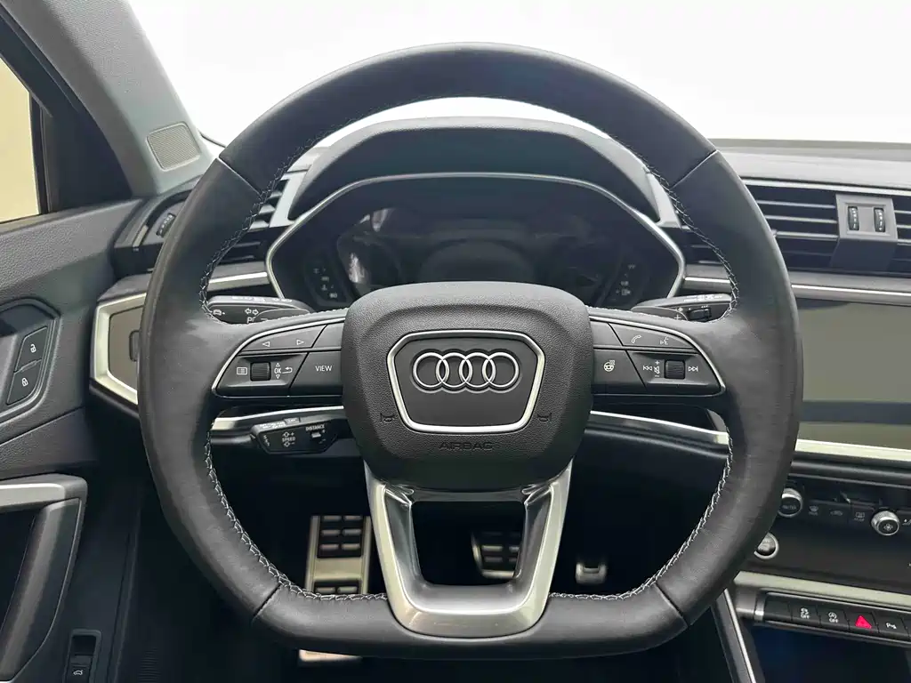 Audi Q3 2023 — фото 17