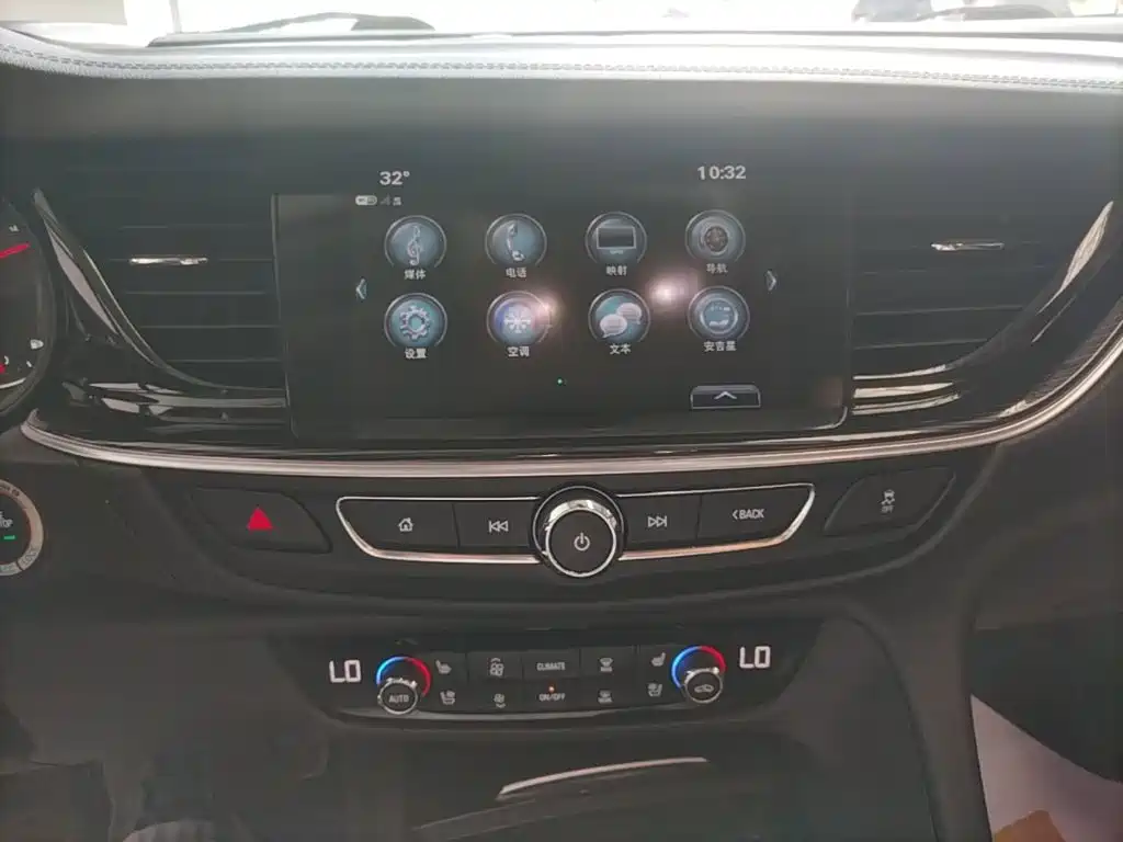 Buick Regal 2018 — фото 13