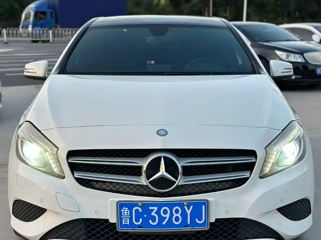 Mercedes-Benz A-Class 2014 — фото 2