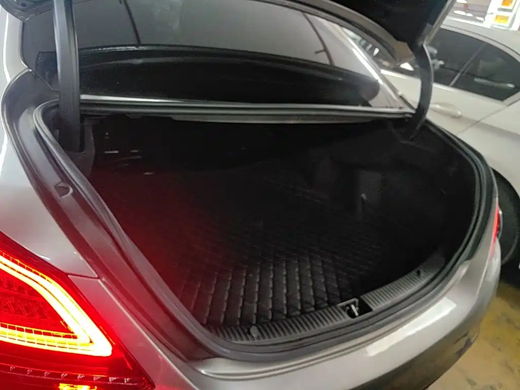 Mercedes-Benz C-Class 2020 — фото 19