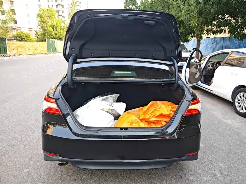 Toyota Camry 2020 — фото 19