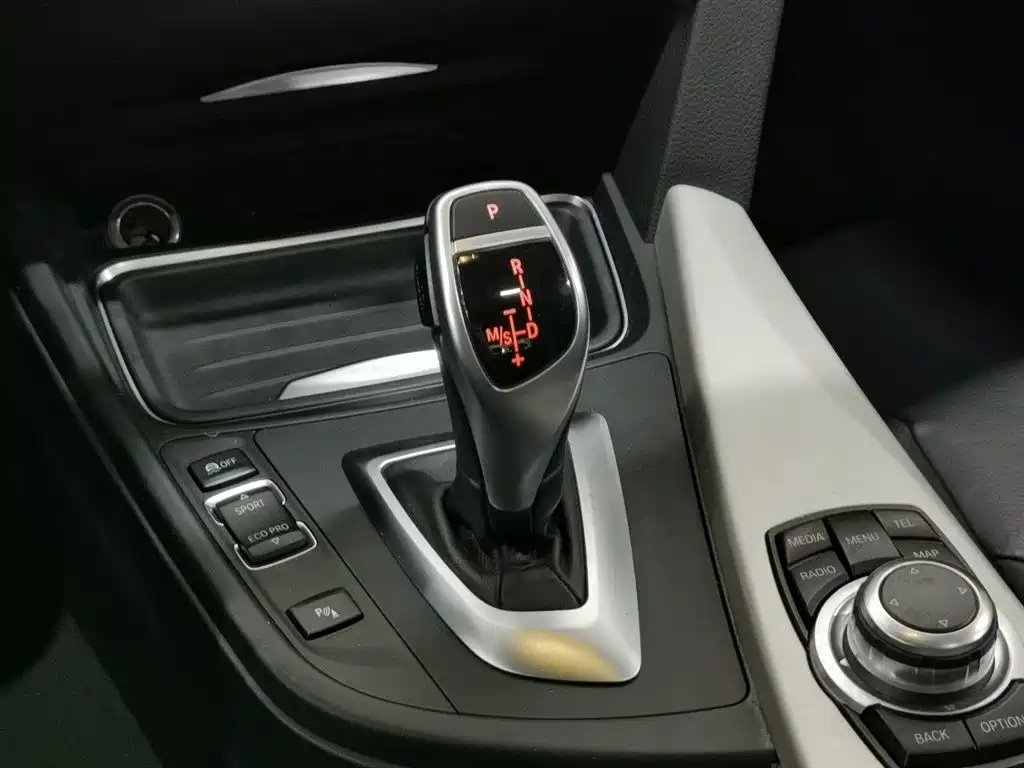 BMW 3 Series 2015 — фото 13