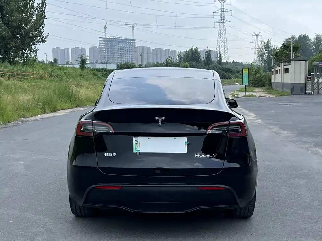 Tesla Model Y 2023 — фото 6