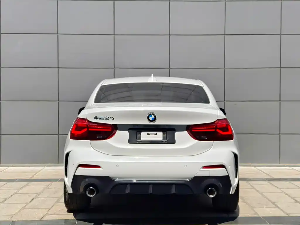 BMW 1 Series 2023 — фото 5