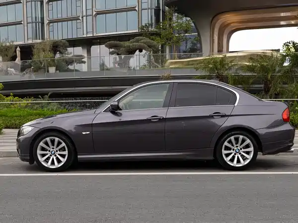 BMW 3 Series 2009