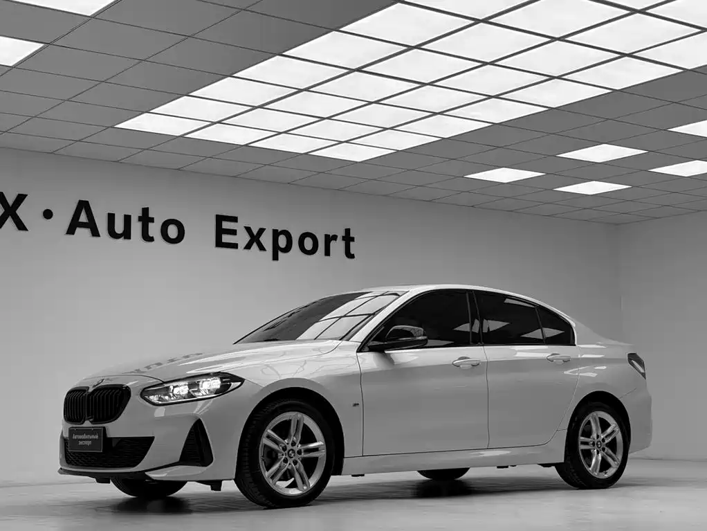 BMW 1 Series 2022 — фото 7