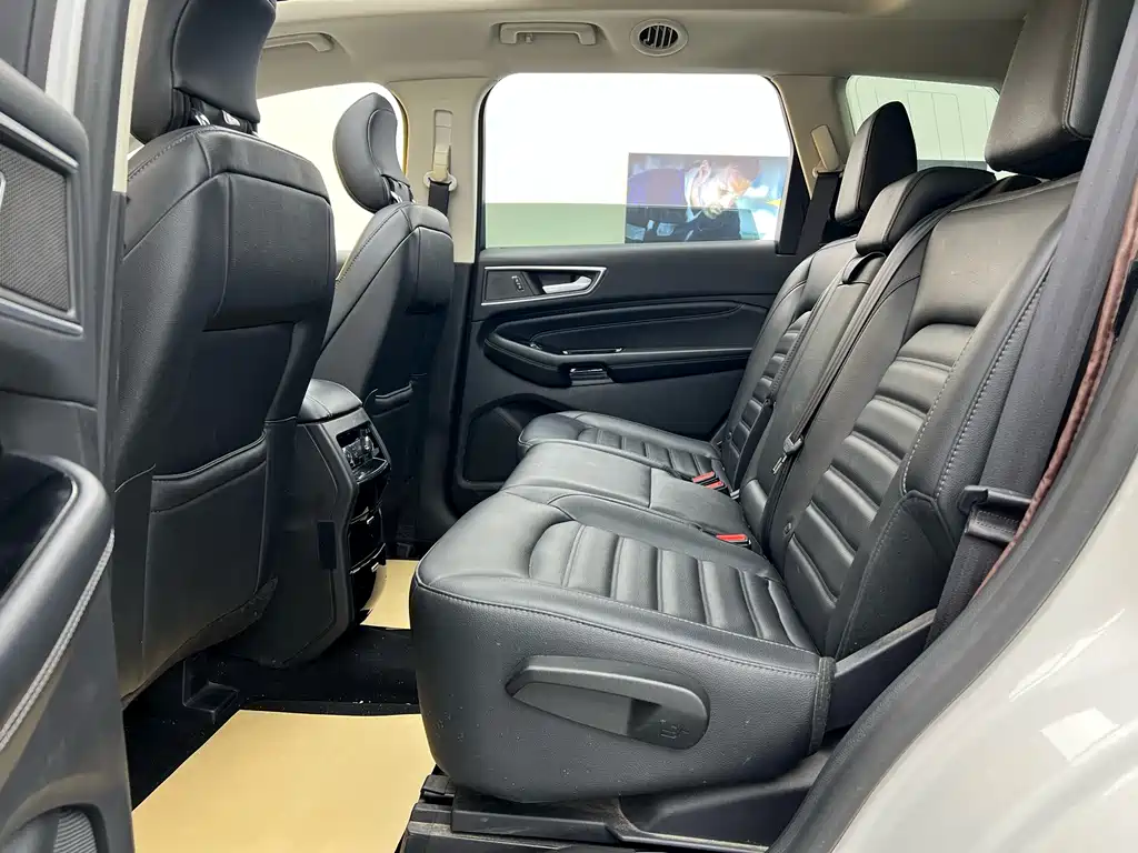Ford Edge 2020 — фото 22