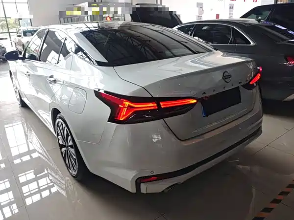 Nissan Teana 2023
