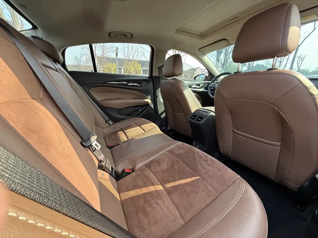 Buick Regal 2020 — фото 15