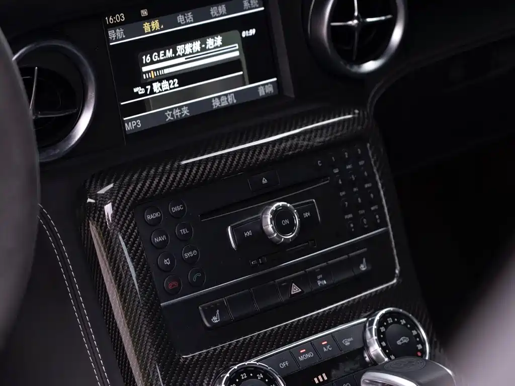 Mercedes-Benz SLS AMG 2012 — фото 18