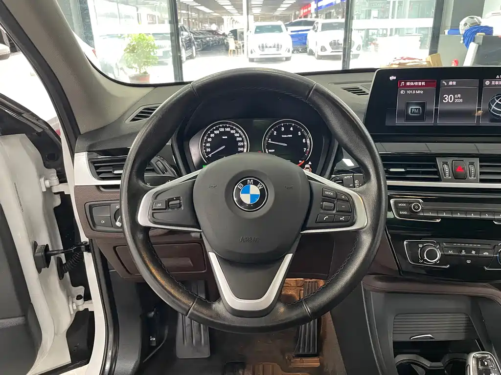 BMW X1 2022 — фото 9