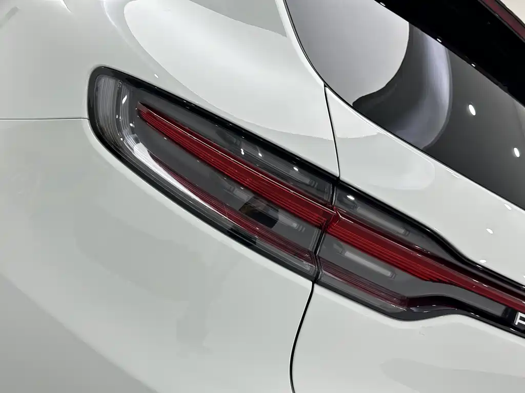 Porsche Macan 2023 — фото 19