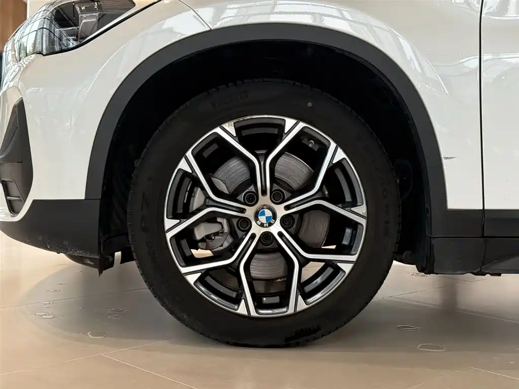 BMW X1 2021 — фото 9