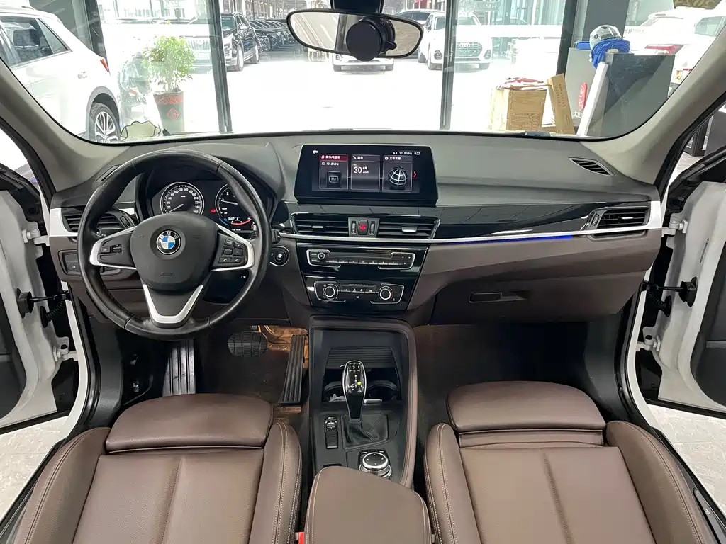 BMW X1 2022 — фото 8