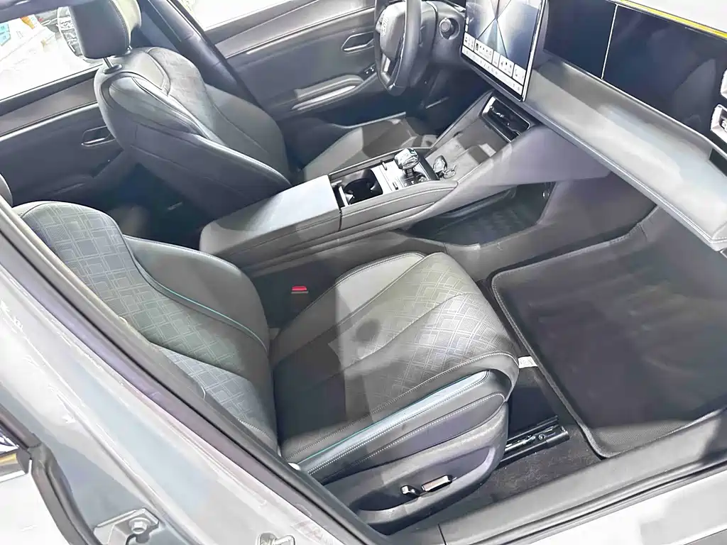 BYD Qin L 2025 — фото 17