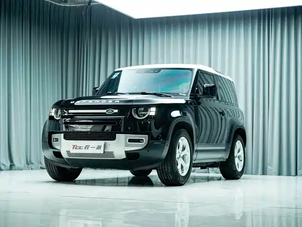 Land Rover Defender 2024