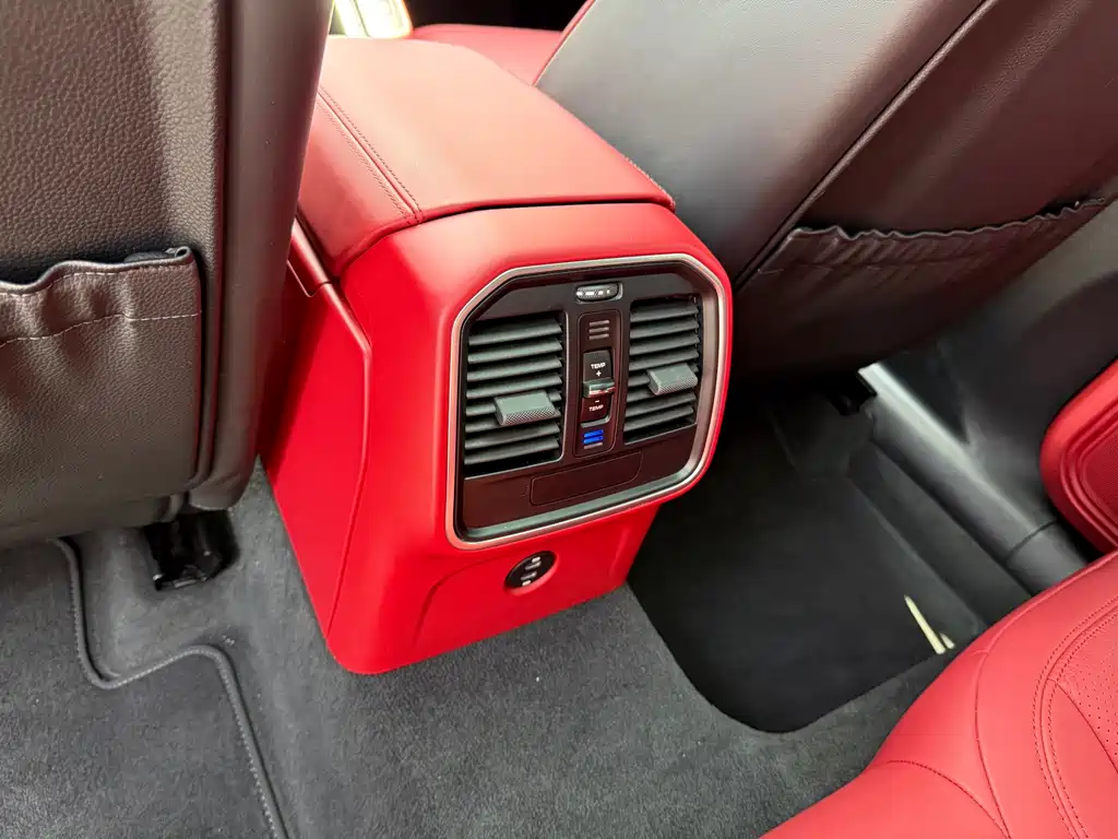 Porsche Macan 2020 — фото 18