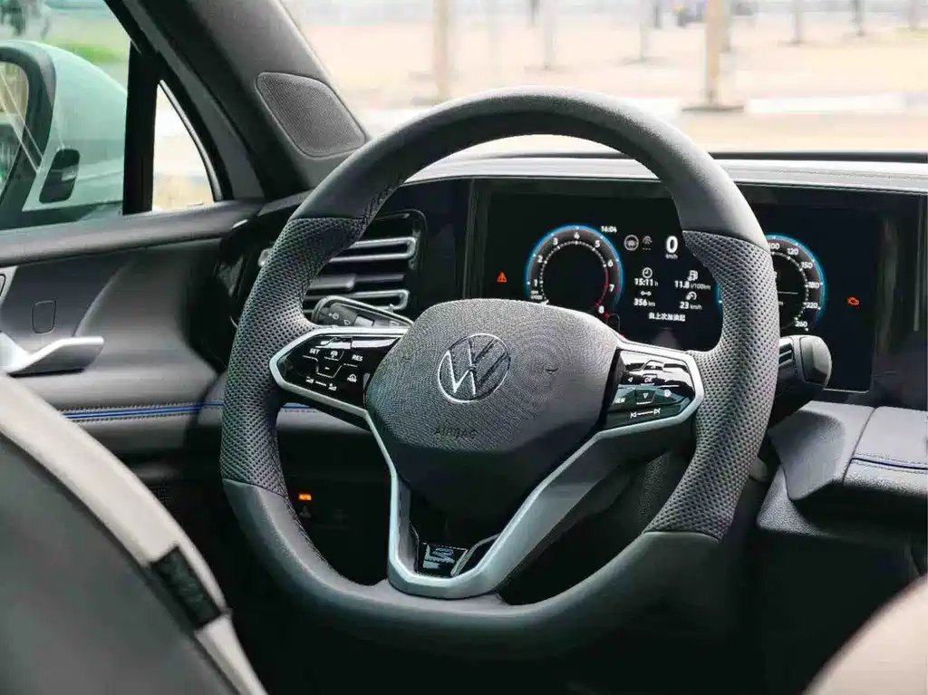 Volkswagen Tiguan L 2024 — фото 23