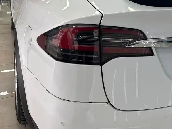 Tesla Model X 2017