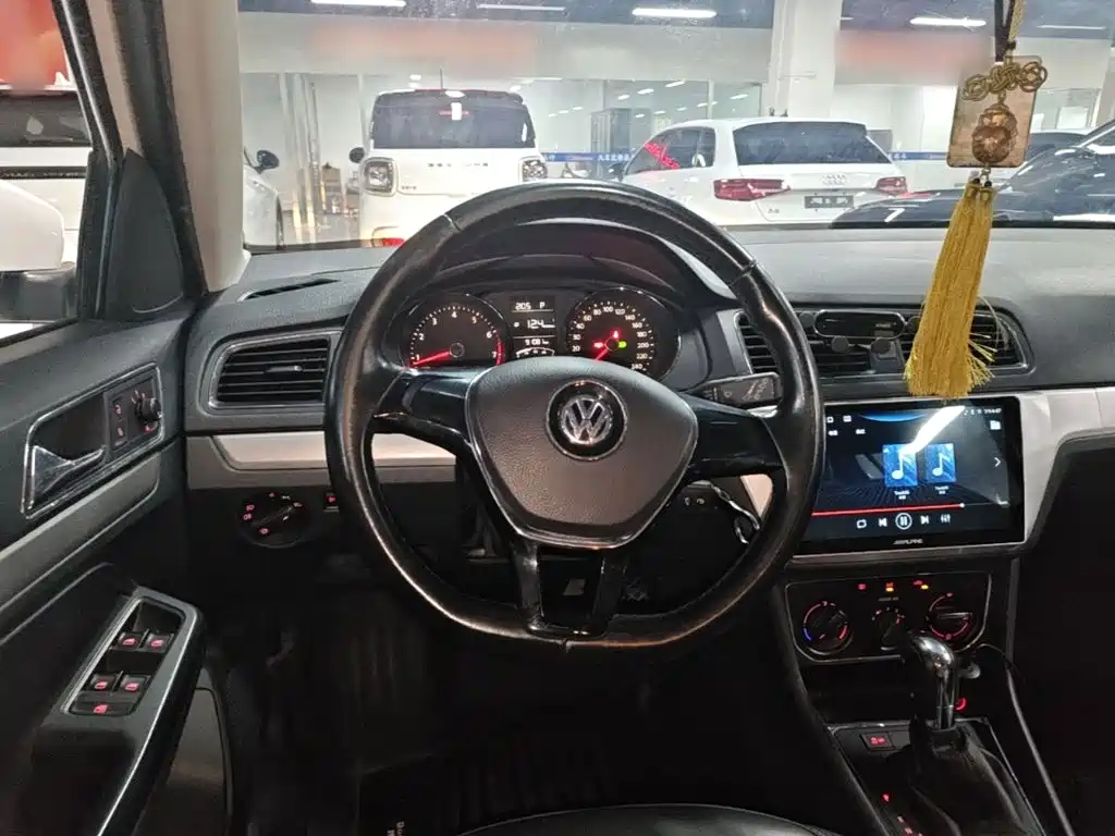 Volkswagen Gran Lavida 2017 — фото 11