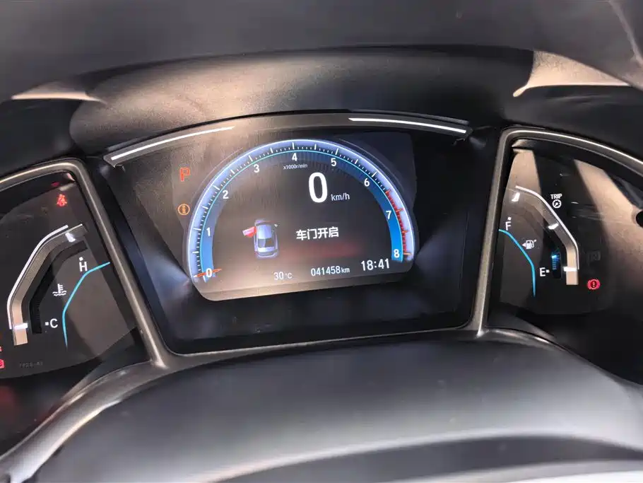 Honda Civic 2019 — фото 14