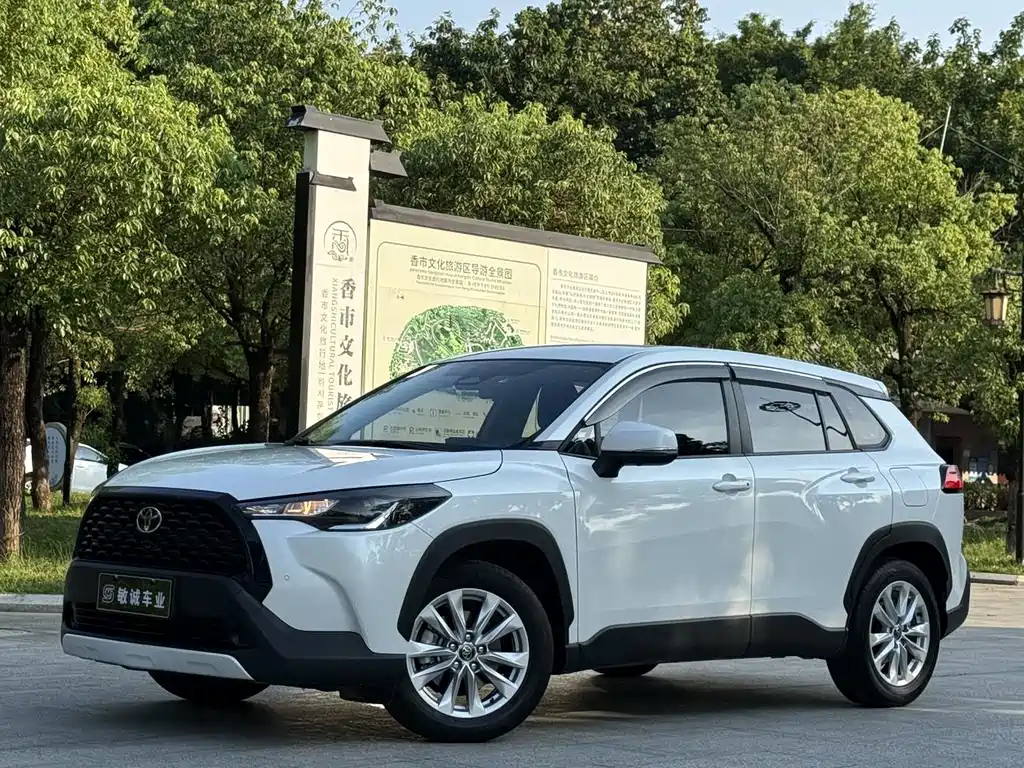 Toyota Corolla Cross 2024 — фото 3