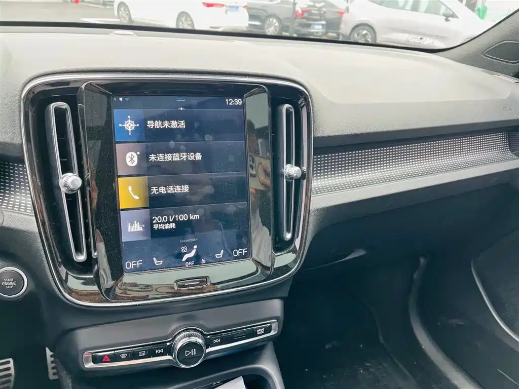 Volvo XC40 2019 — фото 17