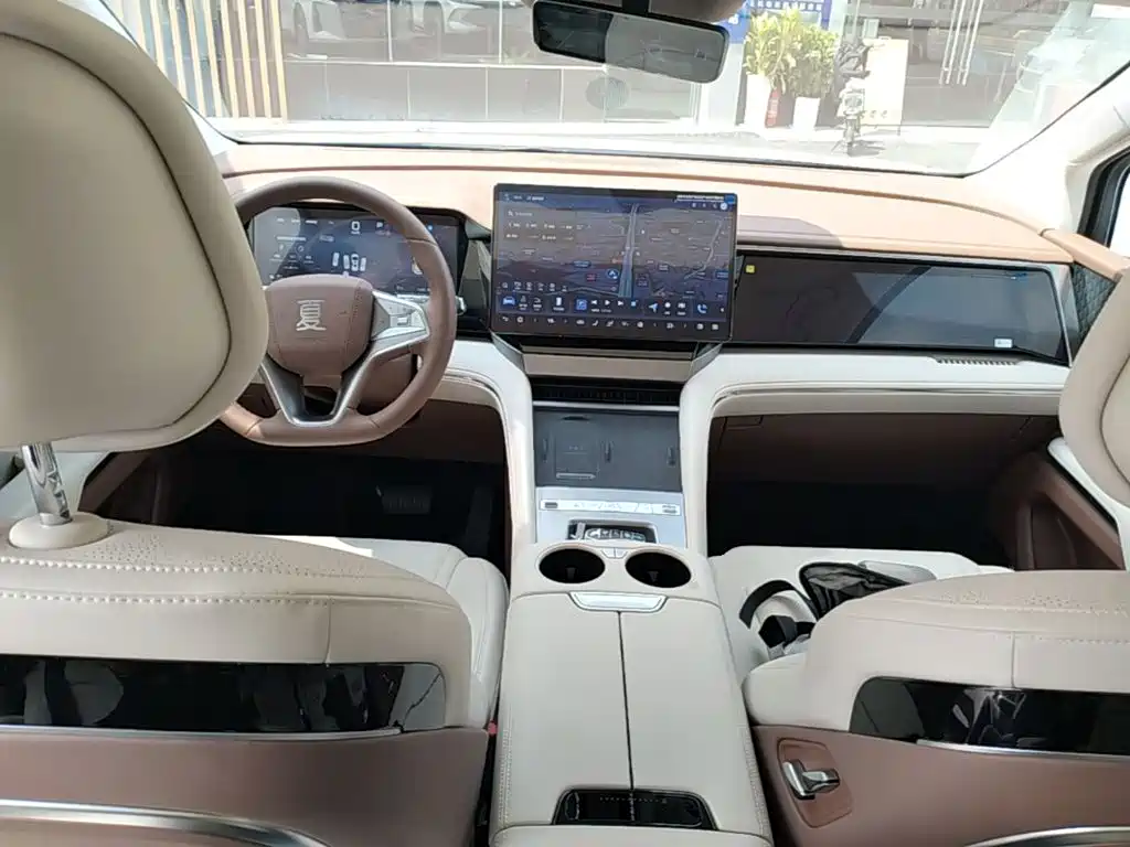 BYD Xia 2025 — фото 10