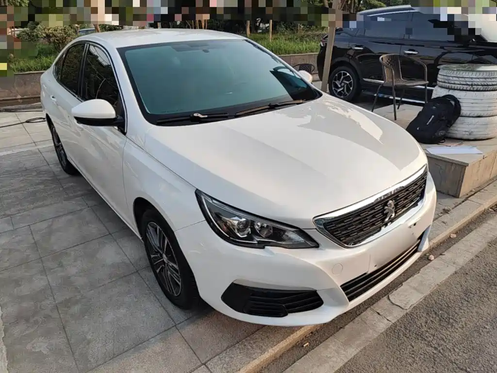 Peugeot 308 2018 — фото 10